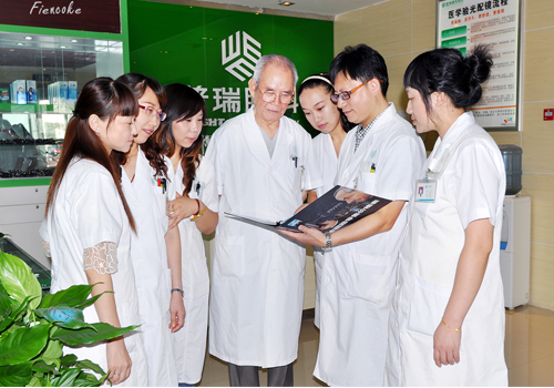 新學期、新視野，醫(yī)學驗光配鏡開學特惠季