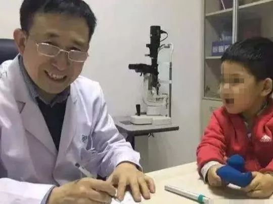 楊東生教授：承載使命二十年磨一劍，開(kāi)啟眼球震顫元年
