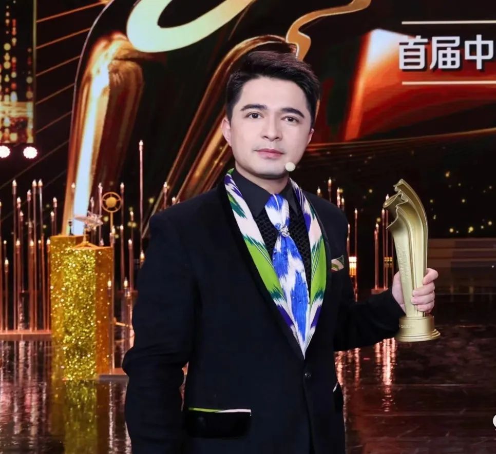 從演播室到手術(shù)室，主持人海米提的摘鏡之旅